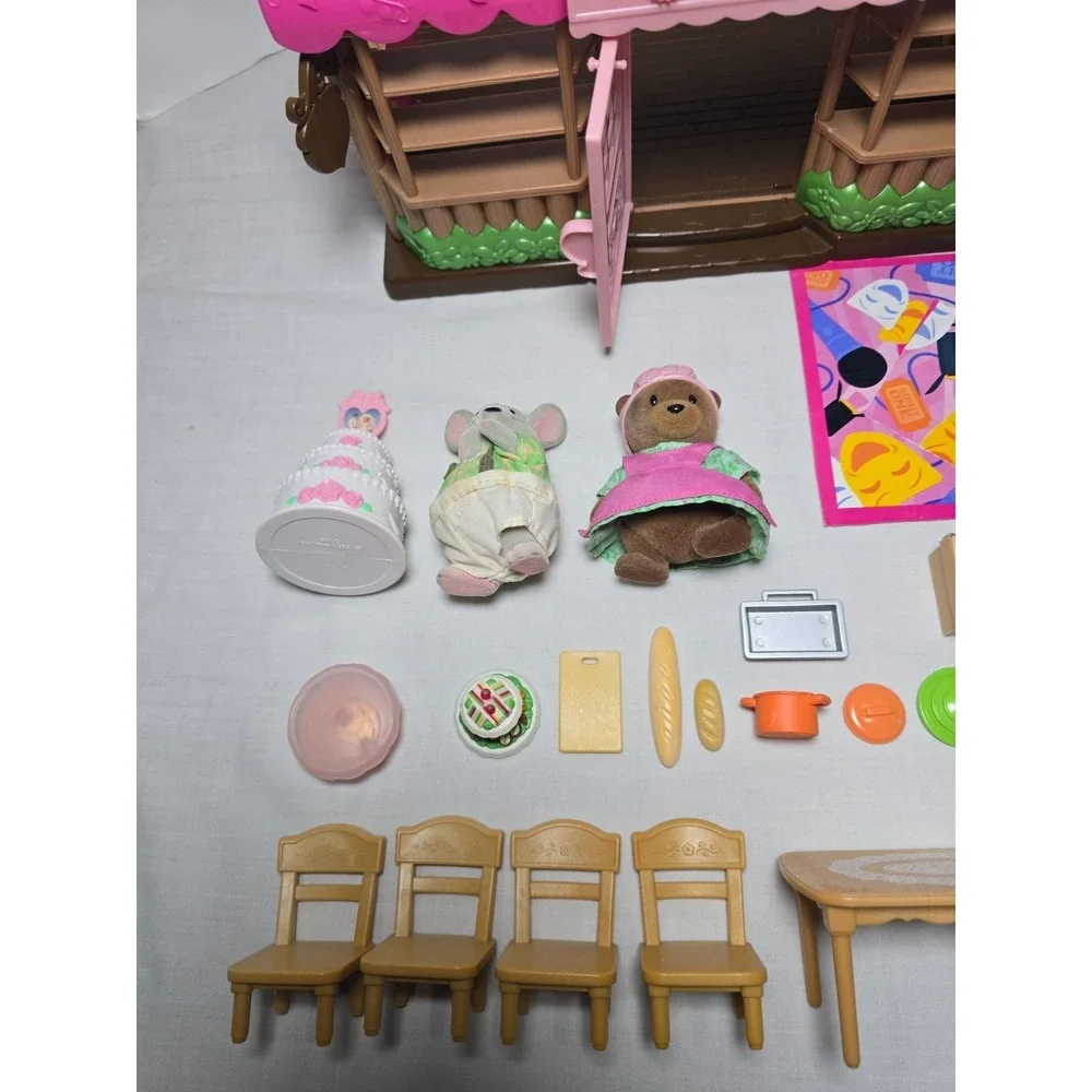 Li'l Woodzeez Calico Critters Mix Tickle Your Taste Buds Bakery With Accessories